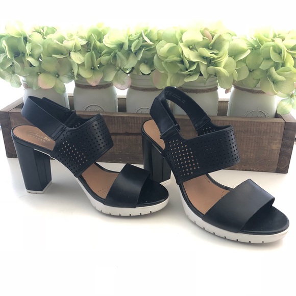 clarks black sandals heels